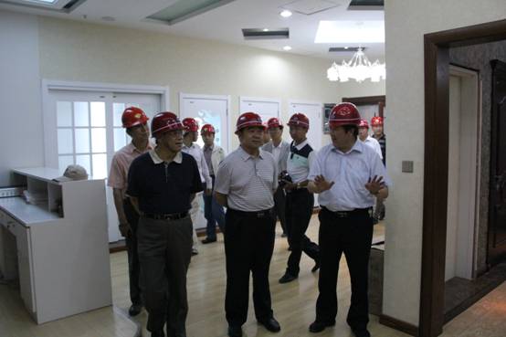 青海省經(jīng)濟(jì)委員會(huì)黨組書記、主任，省國資委  黨委副書記、副主任吳海昆實(shí)地考察物產(chǎn)集團(tuán)重點(diǎn)項(xiàng)目