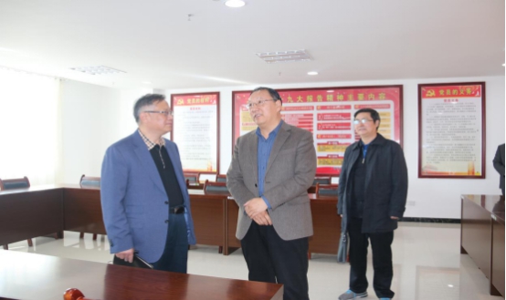 省委常委、省總工會主席馬吉孝等一行蒞臨青海物產(chǎn)集團公司視察，調(diào)研指導道路貨運企業(yè)建會、貨運司機入會等工作