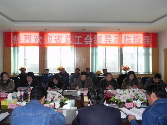 深入車間班組、&ldquo;零距離&rdquo;接觸職工、體驗職工生活、傾聽職工心聲