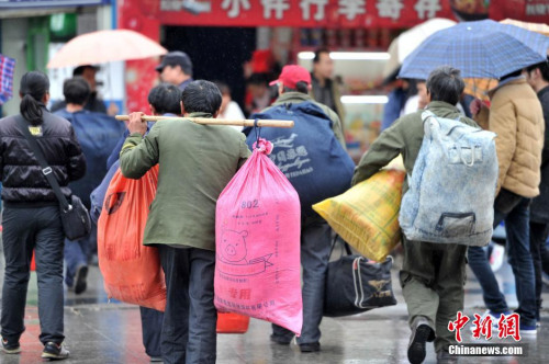 聚焦春節(jié)&ldquo;恐歸族&rdquo;：近鄉(xiāng)情怯，恐懼何來？(圖)
